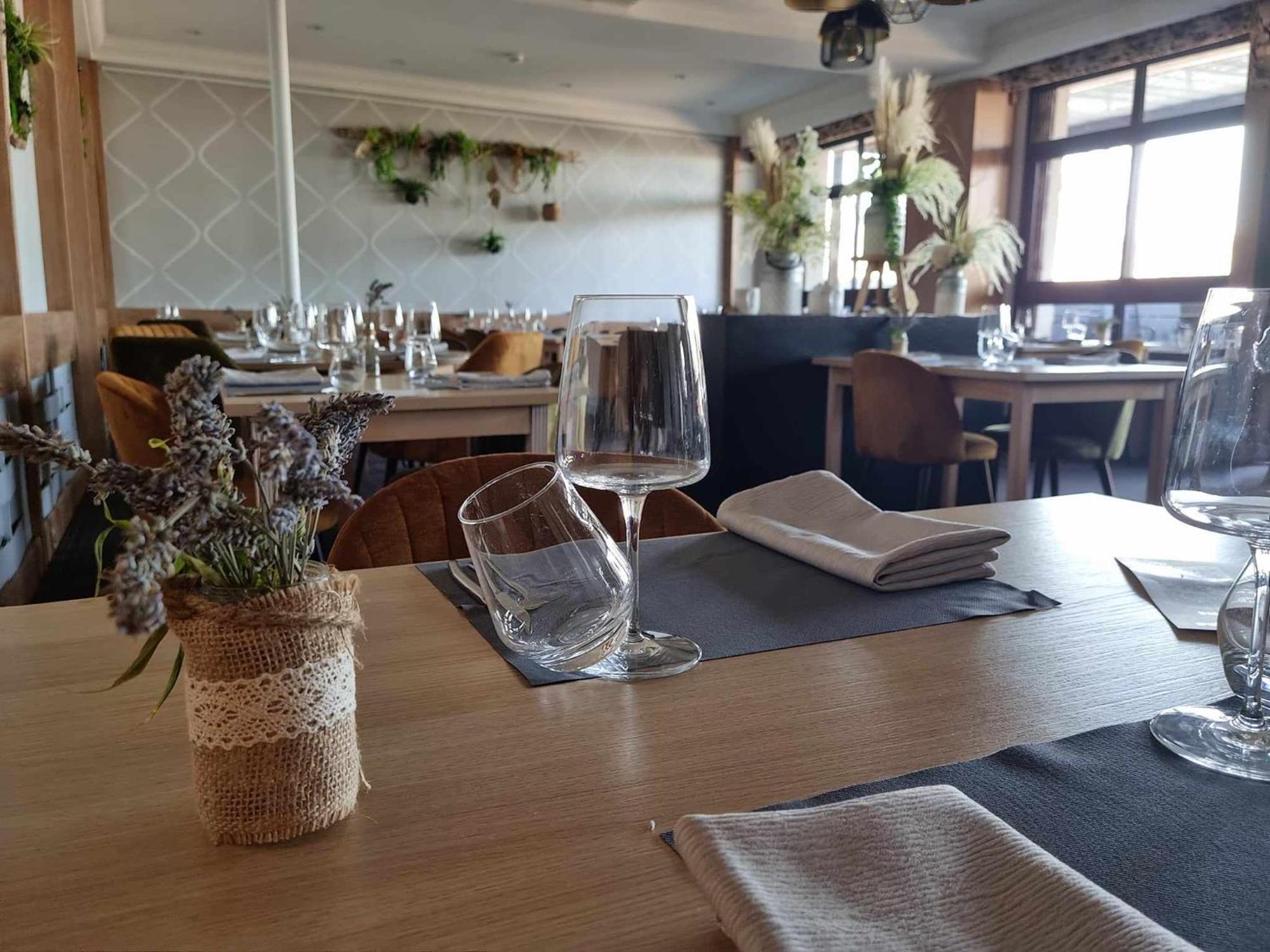 Logis Schaeffer- Restaurant Le Saint Georges Serrières-en-Chautagne